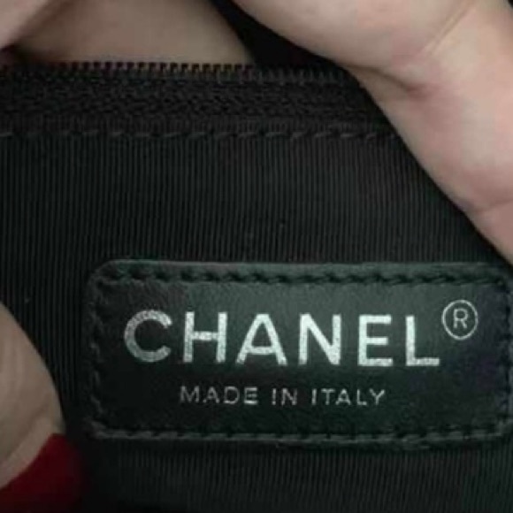 Beautiful CHANEL Shopping Tote - Picture 6 of 7